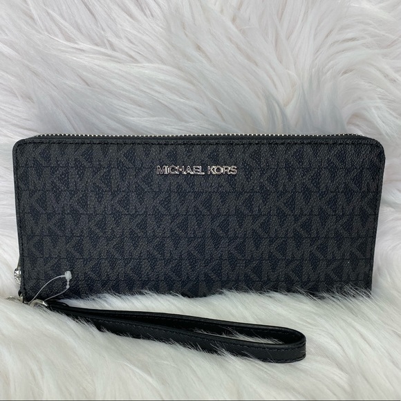 Michael Kors Large Continental Wristlet / Wallet - Picture 1 of 8